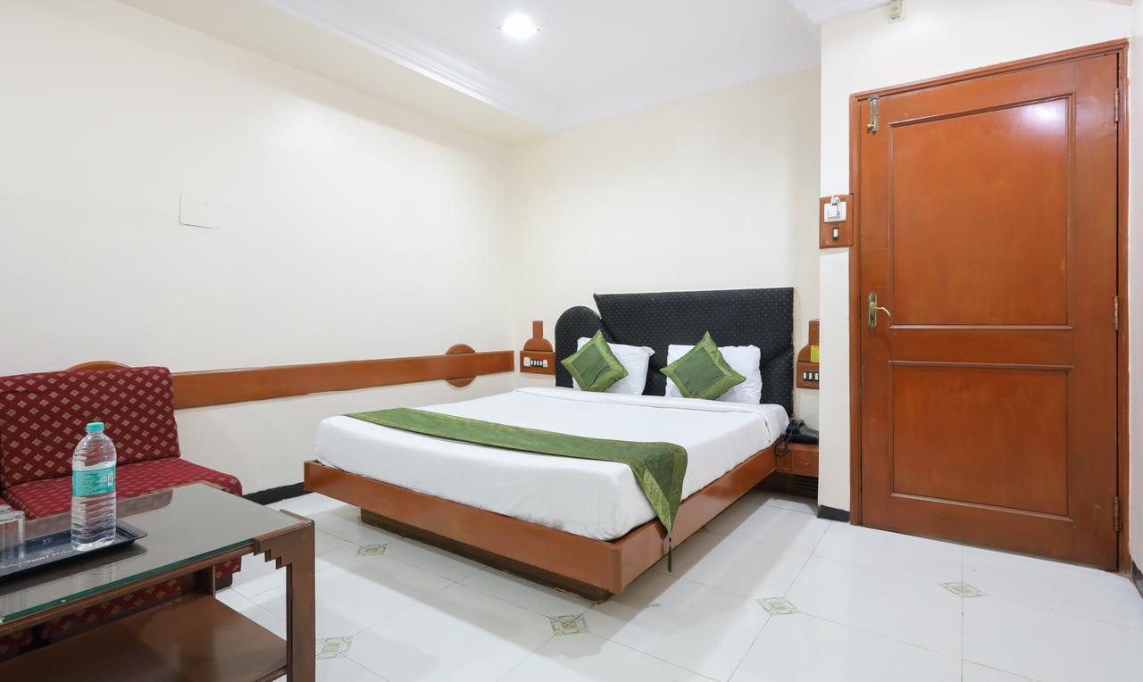 Treebo Omni Palace Indore Exterior photo